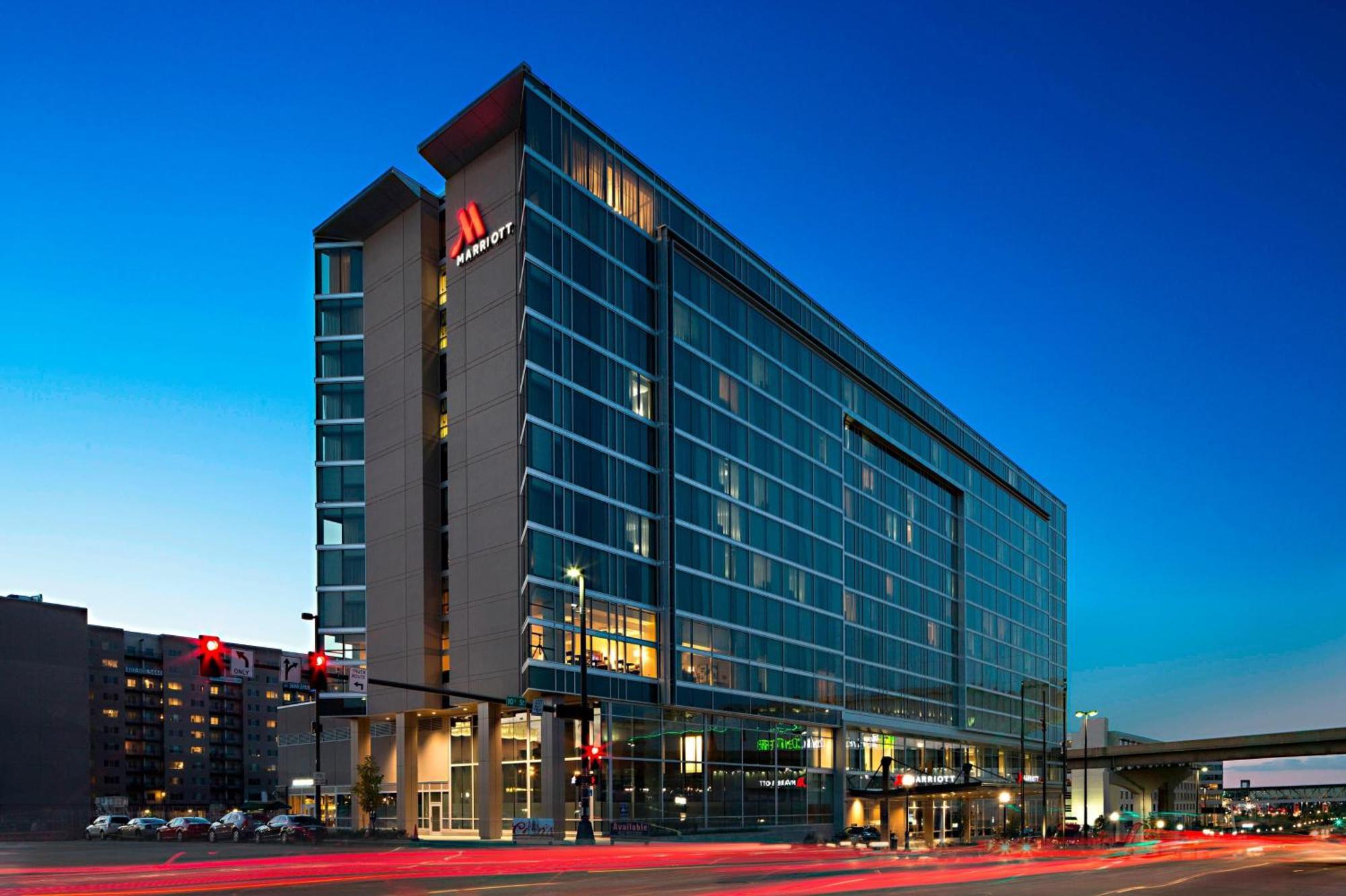 Omaha Marriott Downtown At The Capitol District Hotel Exterior photo